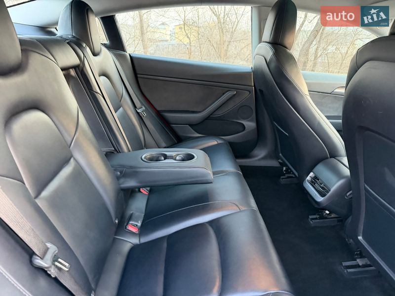 Седан Tesla Model 3 2022 в Києві