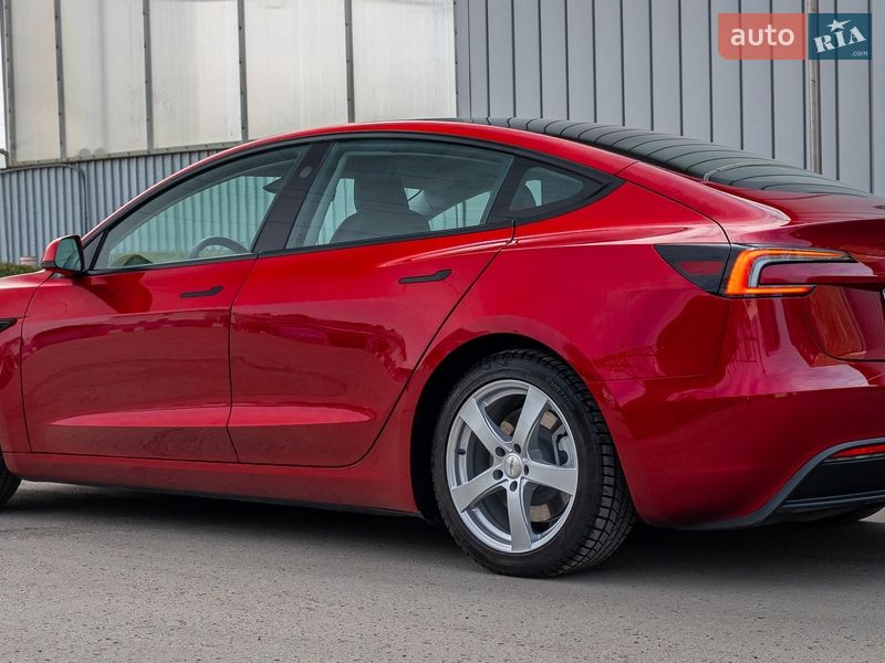 Седан Tesla Model 3 2024 в Черновцах фото 4 Седан Tesla Model 3 2024 в Черновцах