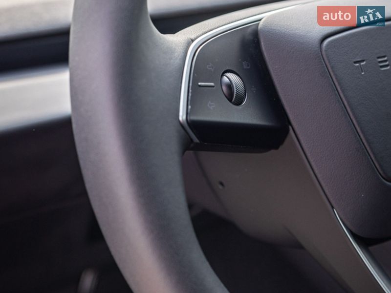 Седан Tesla Model 3 2024 в Черновцах фото 25 Седан Tesla Model 3 2024 в Черновцах