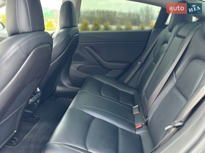 Седан Tesla Model 3 2018 в Вінниці