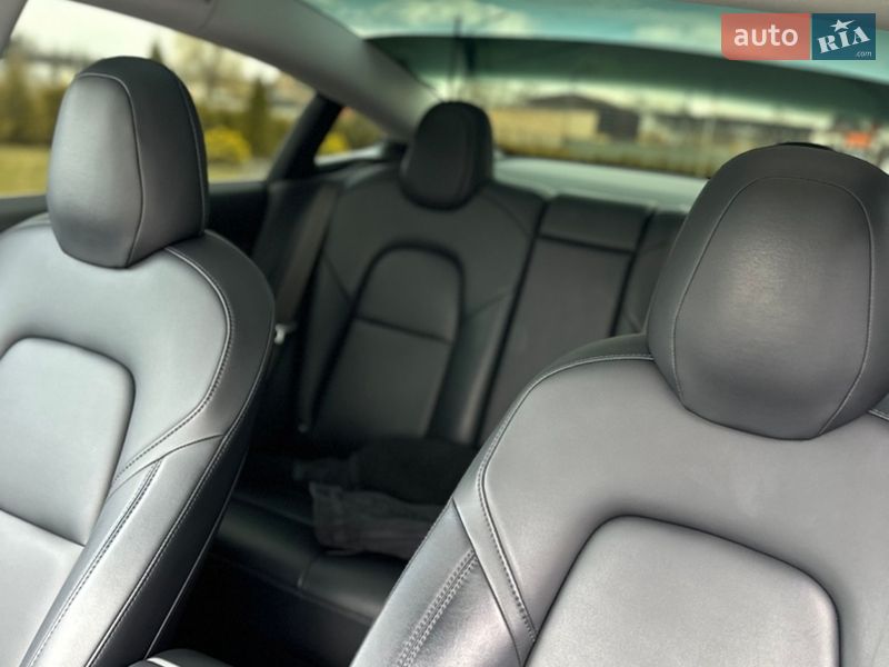 Седан Tesla Model 3 2018 в Вінниці