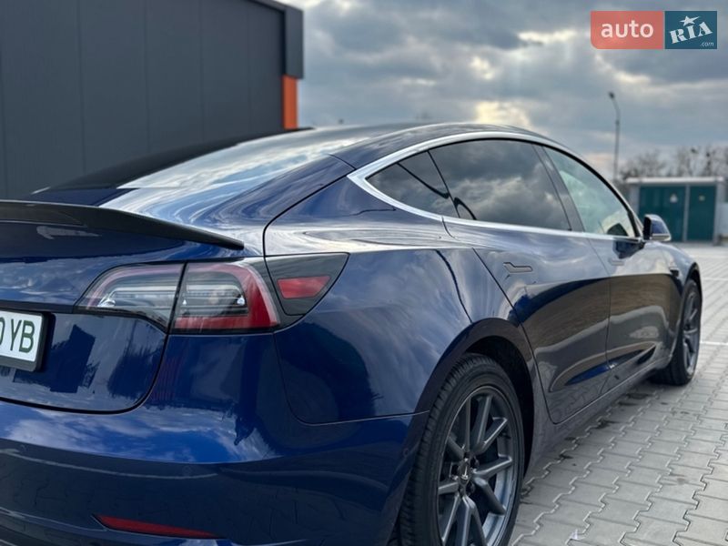 Седан Tesla Model 3 2018 в Вінниці
