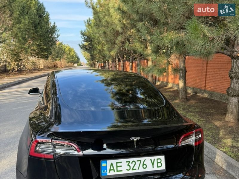 Седан Tesla Model 3 2022 в Дніпрі