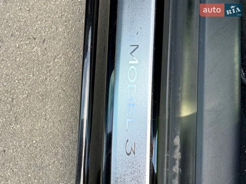 Седан Tesla Model 3 2020 в Києві