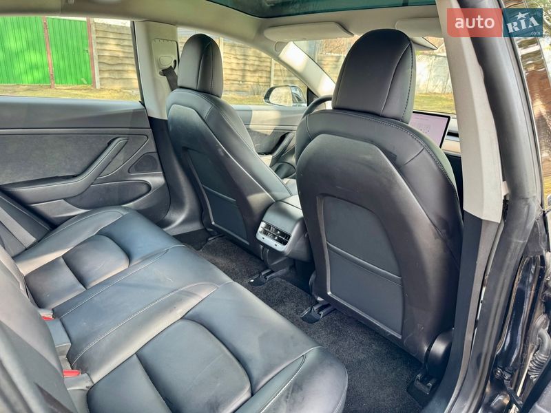 Седан Tesla Model 3 2020 в Києві