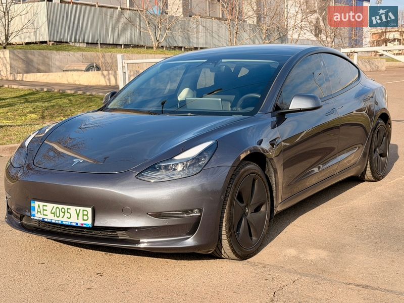 2022 Tesla Model-3, VIN 5YJ3E1EA8NF164742:plate — фото 1 (autoria)