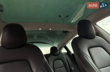 Седан Tesla Model 3 2020 в Тернополе