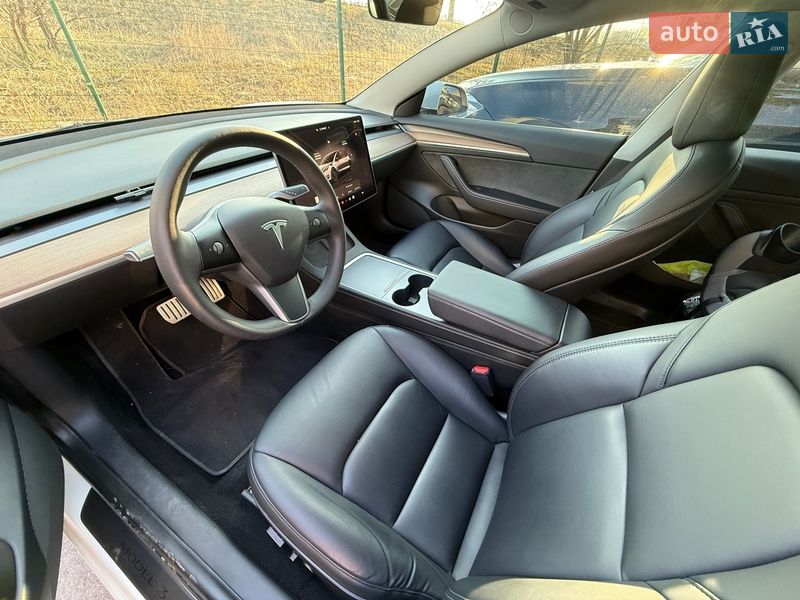 Седан Tesla Model 3 2022 в Киеве