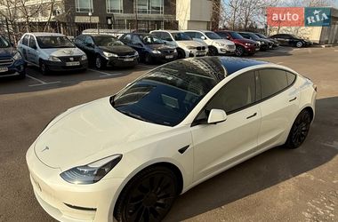 Седан Tesla Model 3 2022 в Киеве