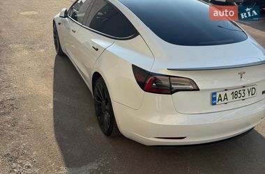 Седан Tesla Model 3 2022 в Киеве