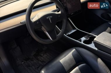 Седан Tesla Model 3 2020 в Киеве
