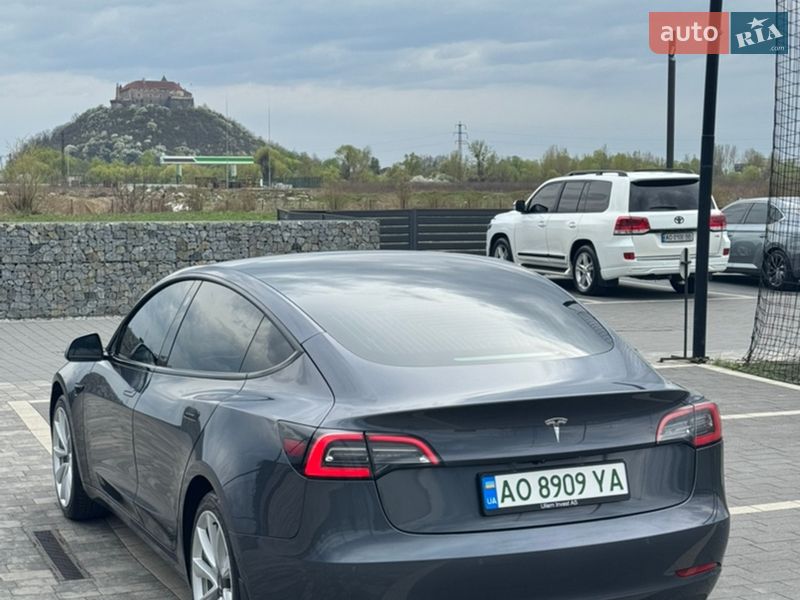 Седан Tesla Model 3 2019 в Мукачевому