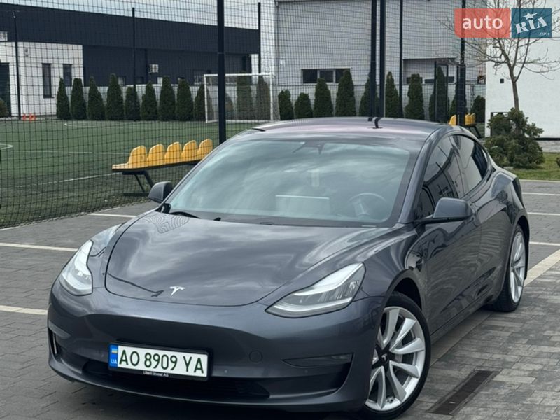 Седан Tesla Model 3 2019 в Мукачевому
