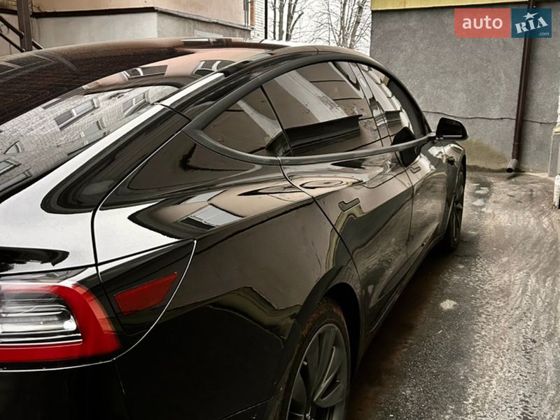 Седан Tesla Model 3 2018 в Сумах