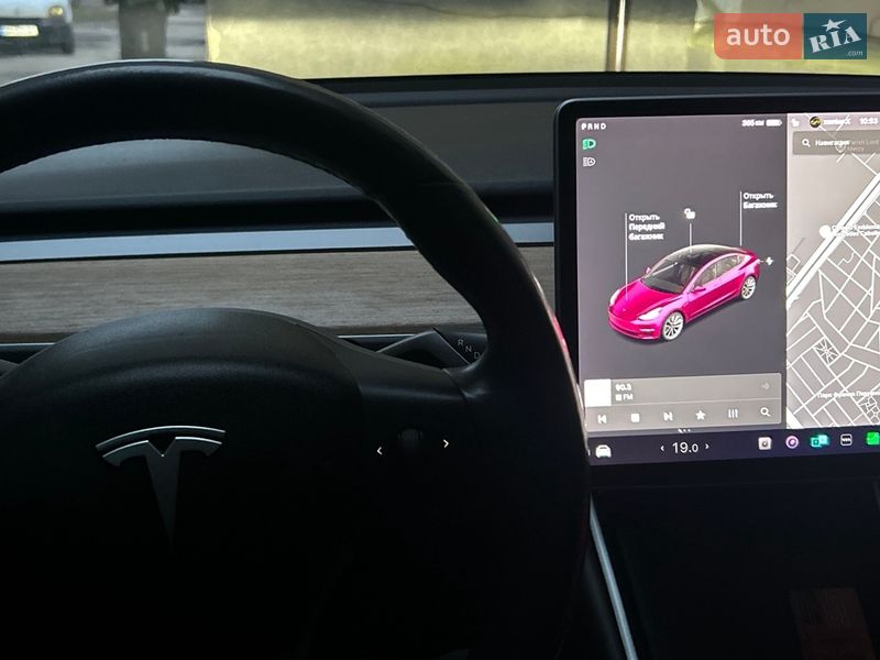 Седан Tesla Model 3 2018 в Сумах
