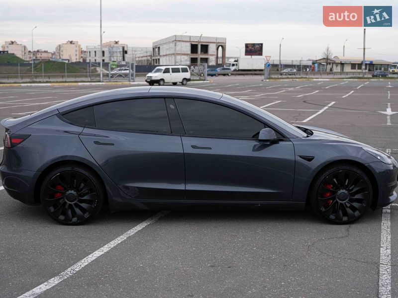 Седан Tesla Model 3 2022 в Одессе