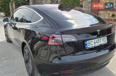 Седан Tesla Model 3 2018 в Львові