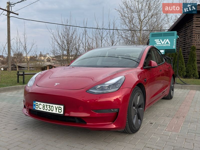 Седан Tesla Model 3 2021 в Золочеві