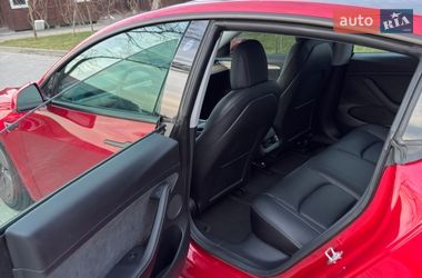 Седан Tesla Model 3 2021 в Золочеві