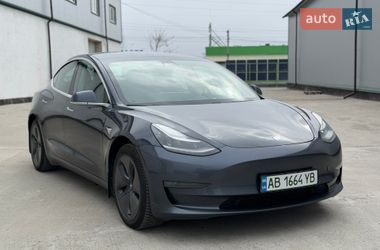 Седан Tesla Model 3 2019 в Вінниці