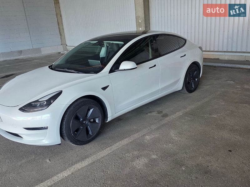 Седан Tesla Model 3 2023 в Дніпрі