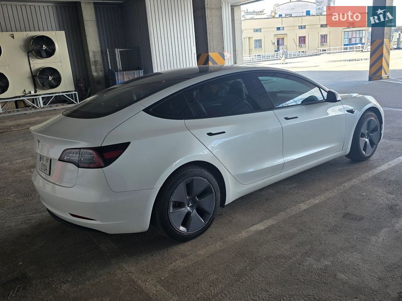 Седан Tesla Model 3 2023 в Дніпрі