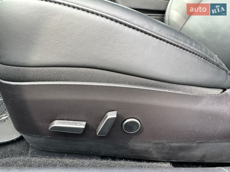 Седан Tesla Model 3 2022 в Киеве