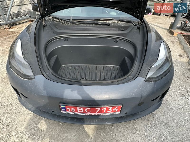 Седан Tesla Model 3 2022 в Киеве