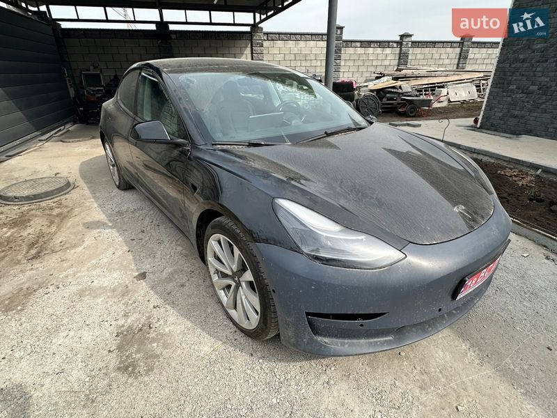 Седан Tesla Model 3 2022 в Киеве