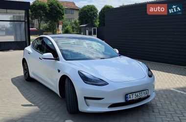 Седан Tesla Model 3 2020 в Івано-Франківську
