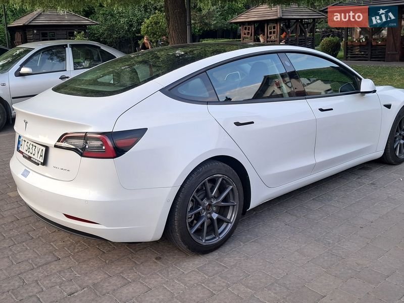 Седан Tesla Model 3 2020 в Ивано-Франковске