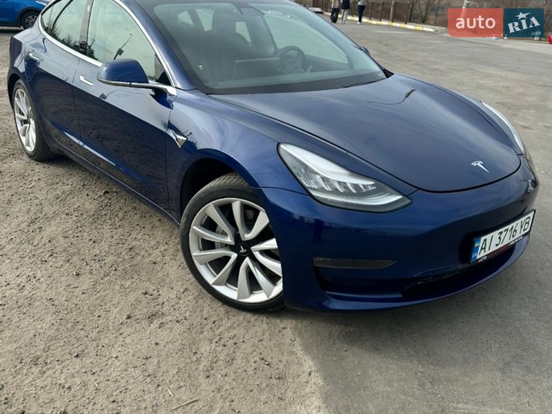 Седан Tesla Model 3 2019 в Киеве