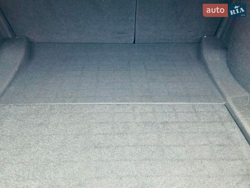 Седан Tesla Model 3 2023 в Дніпрі