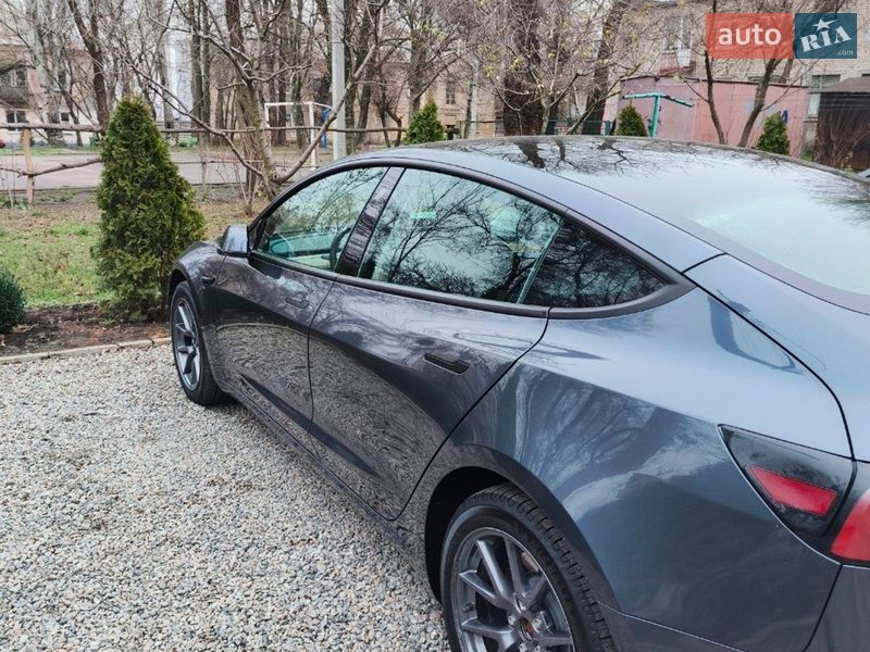 Седан Tesla Model 3 2023 в Дніпрі