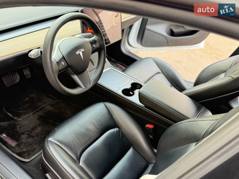Седан Tesla Model 3 2022 в Києві