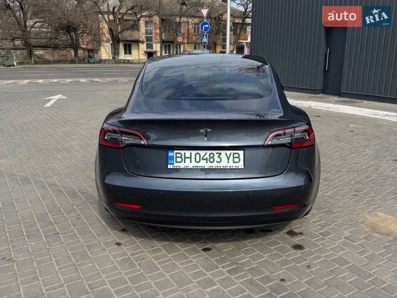 Седан Tesla Model 3 2021 в Одесі