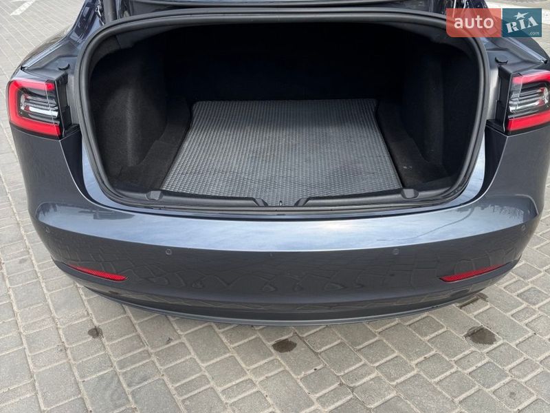 Седан Tesla Model 3 2021 в Одесі