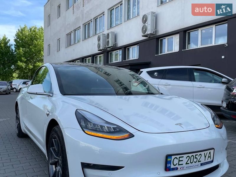 Седан Tesla Model 3 2019 в Черновцах