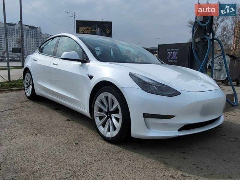 Tesla Model 3 2021