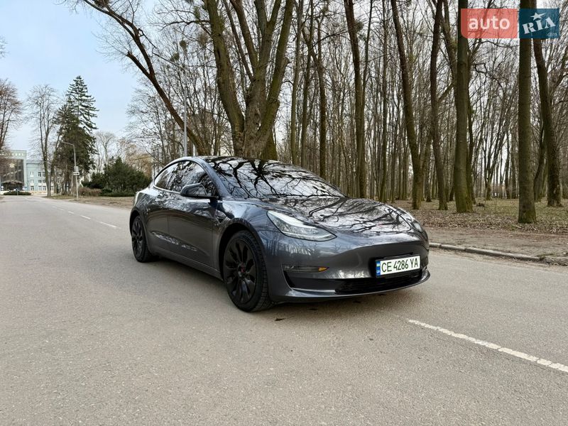 Седан Tesla Model 3 2018 в Черновцах
