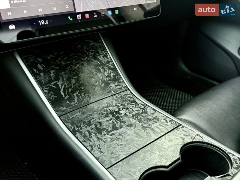Седан Tesla Model 3 2018 в Черновцах