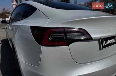 Седан Tesla Model 3 2022 в Киеве