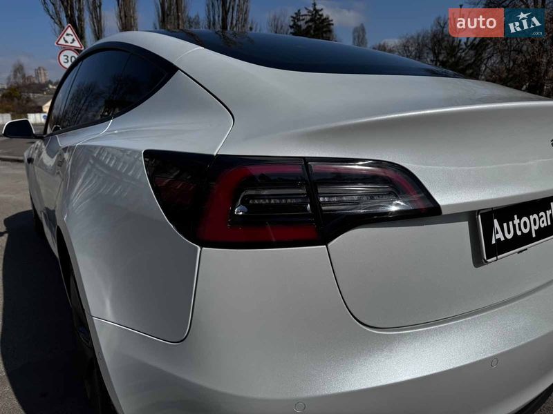 Седан Tesla Model 3 2022 в Киеве фото 10 Седан Tesla Model 3 2022 в Киеве