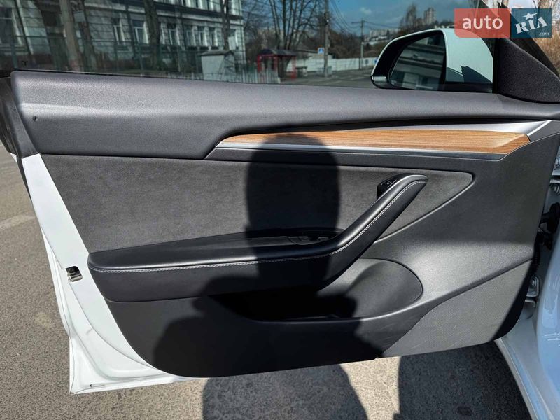 Седан Tesla Model 3 2022 в Киеве фото 15 Седан Tesla Model 3 2022 в Киеве