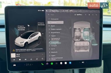 Седан Tesla Model 3 2022 в Киеве