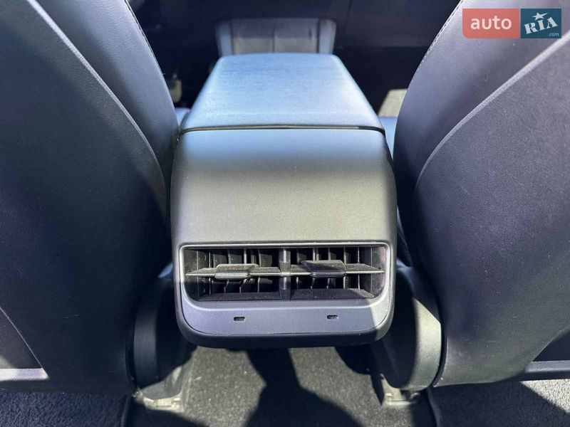Седан Tesla Model 3 2022 в Киеве фото 29 Седан Tesla Model 3 2022 в Киеве