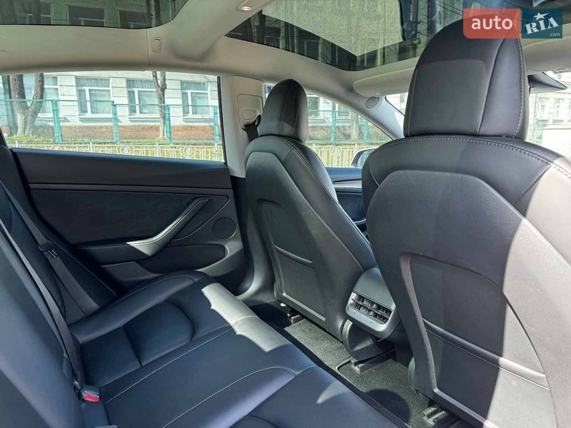 Седан Tesla Model 3 2022 в Киеве фото 32 Седан Tesla Model 3 2022 в Киеве