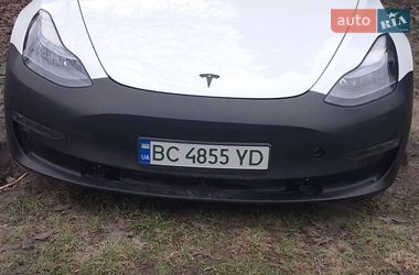 Седан Tesla Model 3 2022 в Львове