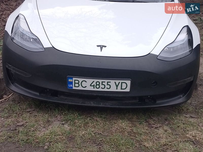 Седан Tesla Model 3 2022 в Львове