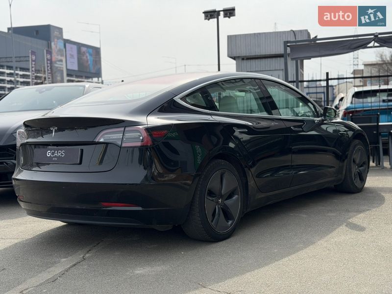 Седан Tesla Model 3 2019 в Киеве